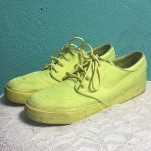 Neon yellow nike shoes stefan janoski 10